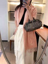 China Replica LV Scarf 16usd Only